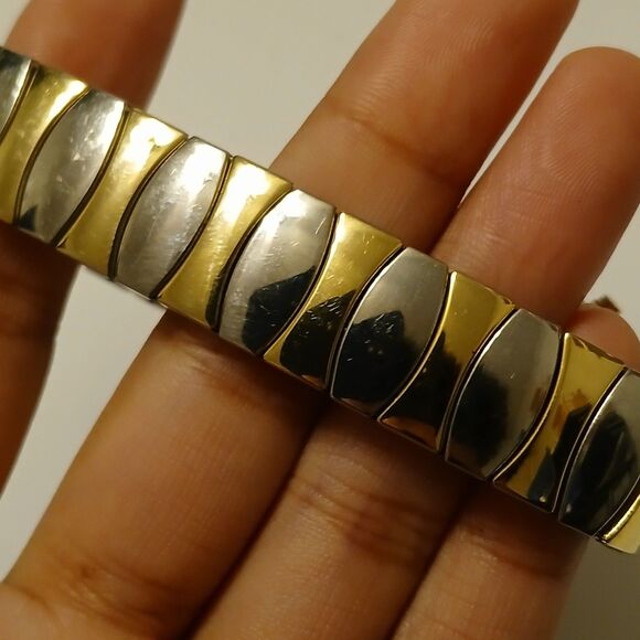 Globu Two-Toned 100FT WR Japan Quartz Movt Stainless Steel Stretch Band Watch - Picture 11 of 13